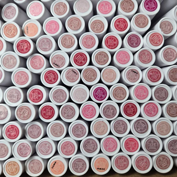 Wonderskin lip masques 4 for 44! New! Divine, First Kiss, Hayley And Sweetheart - Picture 9 of 13